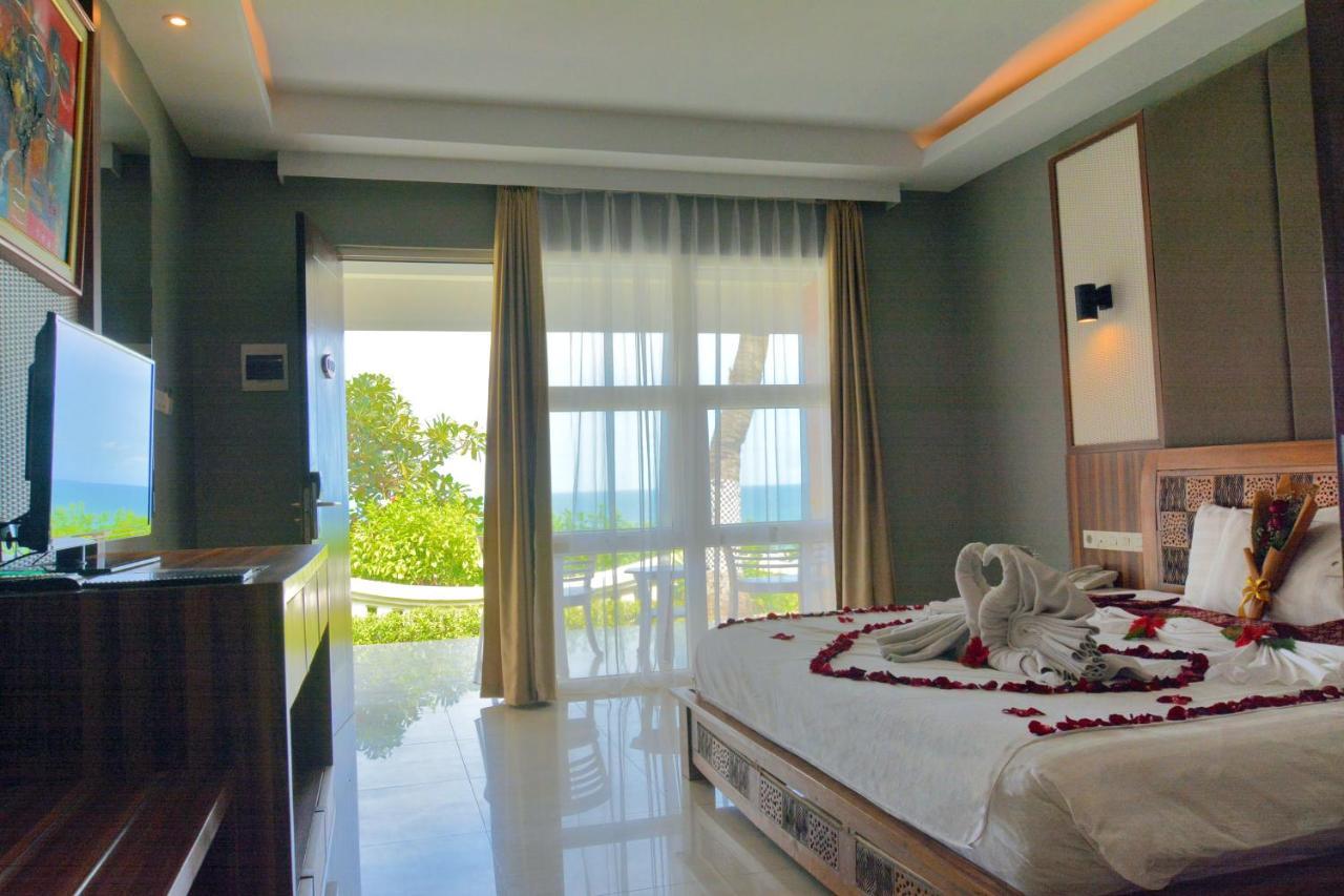 Queen Of The South Beach Resort Yogyakarta Exterior photo